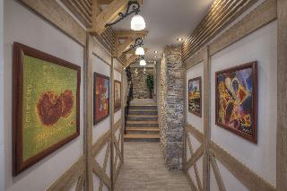 Villa Natural Wood