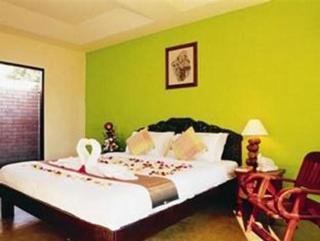 Room thumbnail 4