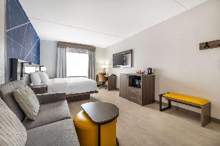 1 King Bed, Suite, Nonsmoking, Accessible