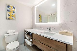 2 Queen Beds, Suite, Nonsmoking