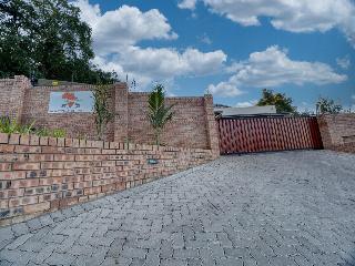 Tembo Guest Lodge