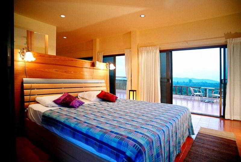 Room thumbnail 3