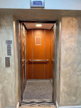 Moise House Kosher Aparthotel