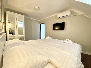 Moise House Kosher Aparthotel