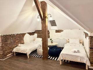 Moise House Kosher Aparthotel
