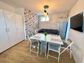 Moise House Kosher Aparthotel