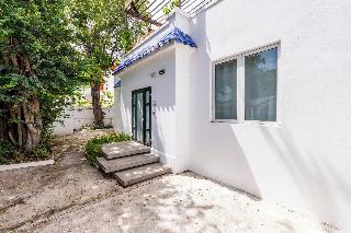 La Mona Loiza Apartments Complex