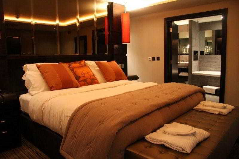 Room
 di The Vincent Hotel