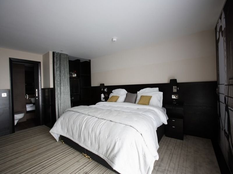 Room
 di The Vincent Hotel