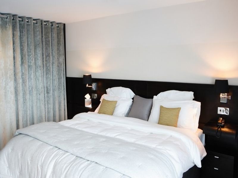 Room
 di The Vincent Hotel