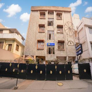 Fabhotel Home Tree Service Apartment T Nagar