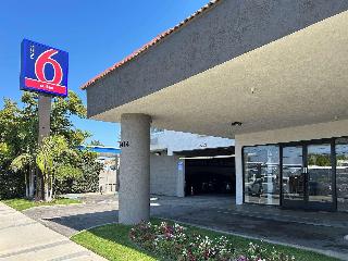 Studio 6 Suites Gardena Ca