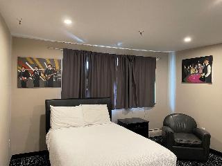 Broadway Main Hotel