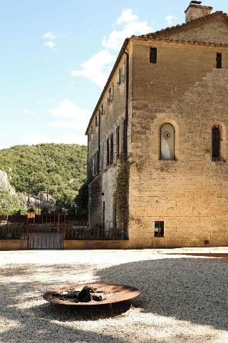 Prieura Saint Nicolas Les Maisons