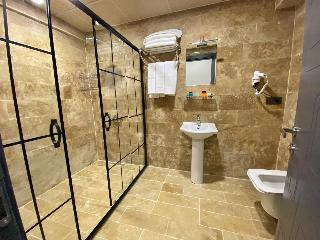 Whitestone Hotel