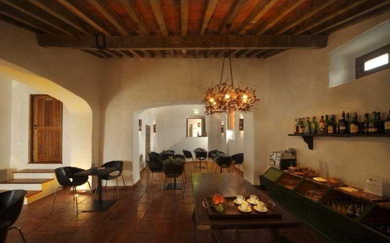 Bar
 di Monte Do Carmo