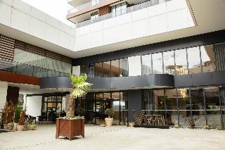 V Center Hotel