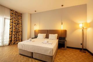 V Center Hotel