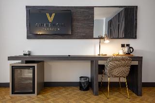 V Center Hotel