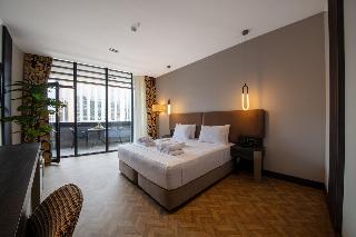 V Center Hotel