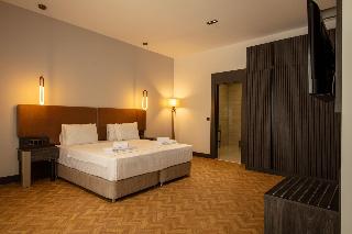 V Center Hotel