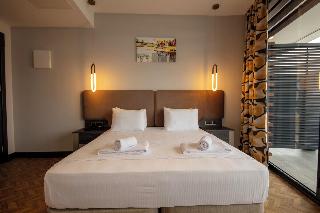 V Center Hotel