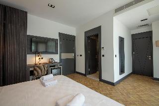 V Center Hotel