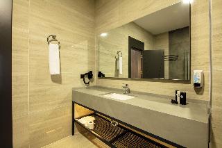 V Center Hotel