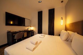 V Center Hotel