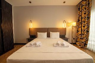 V Center Hotel