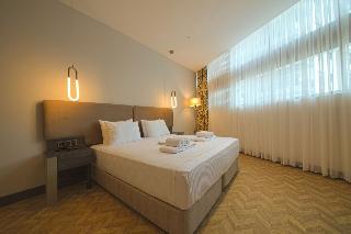 V Center Hotel