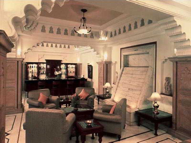 Bar
 di Mansingh Tower