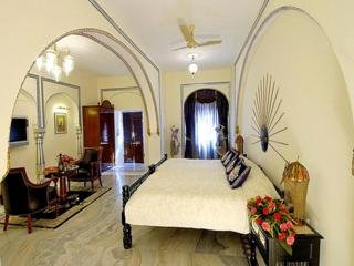 Room
 di The Raj Palace