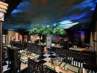 Restaurant
 di Gautam Deluxe