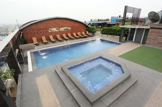 Dhaka Regency Hotels & Resorts - Pool