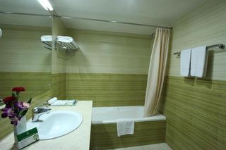Dhaka Regency Hotels & Resorts - Zimmer