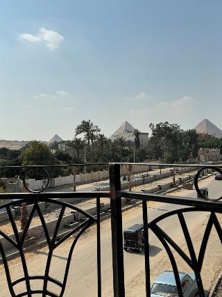 Almas Pyramids View