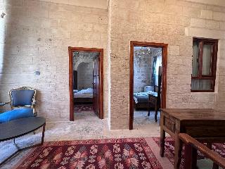 Aryan Otel