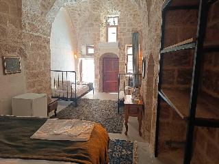 Aryan Otel