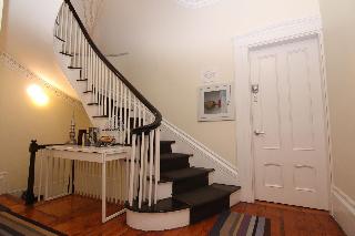 Maverick Suites At 40 Temple St