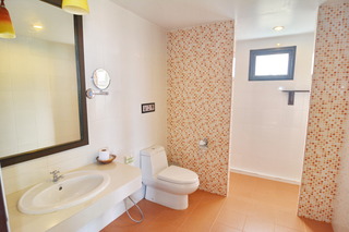 Room thumbnail 142