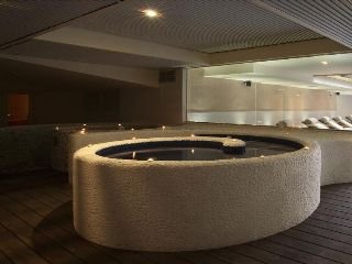 Sports and Entertainment
 di Villa Olimpic@ Suites Hotel and Spa