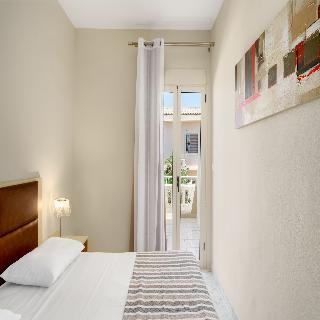 Axos Hotel