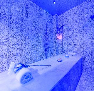 Sports and Entertainment
 di Plaza Inn Doha (former Best Western)