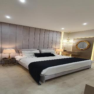 Lingos Hotel