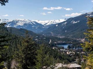 Creekside 2 Bedroom With Incredible Mountain Views