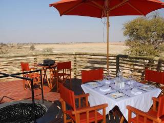 Intu Africa Suricate Tented Kalahari Lodge - Restaurant
