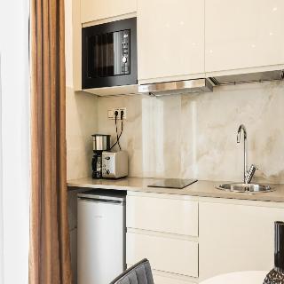Nicholas Point Apartments And Rooms