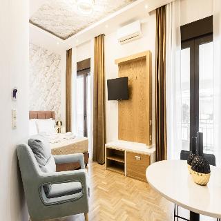 Nicholas Point Apartments And Rooms