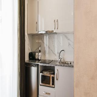 Nicholas Point Apartments And Rooms
